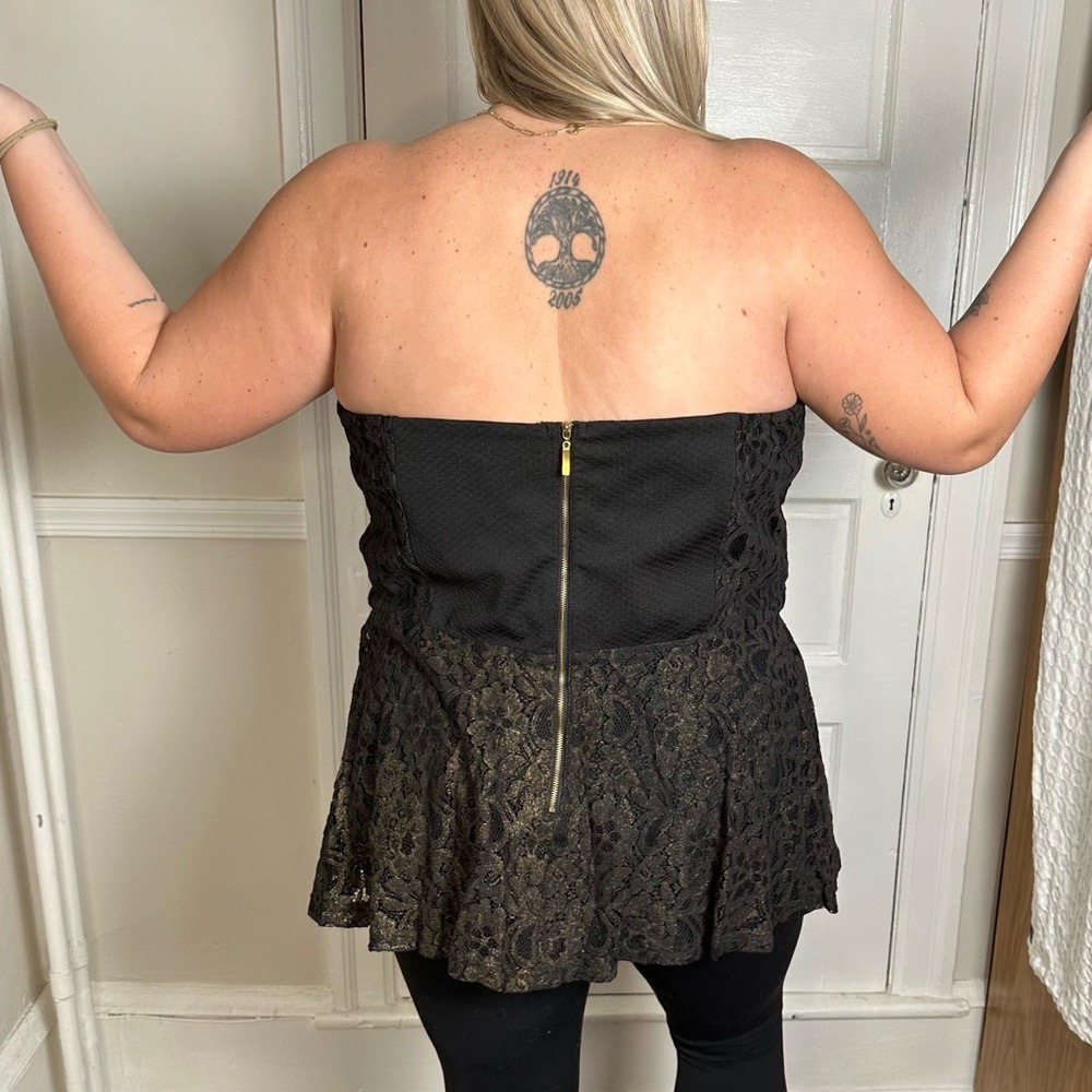 3/$20 💥 City Chic Strapless‎ Blouse Black Gold Shimmer Floral Lace Peplum Y2K - Picture 7 of 14